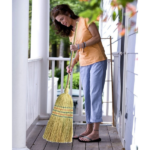 Метла с дълга дръжка