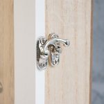 Къщичка за ключове с врата с колело