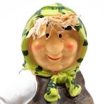 Градинска декорация кашпа баба с количка 19 см