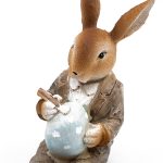 Градинска декорация заек с висящи крака 22 см каре