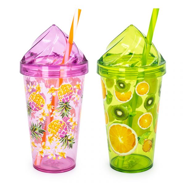 чаша със сламка