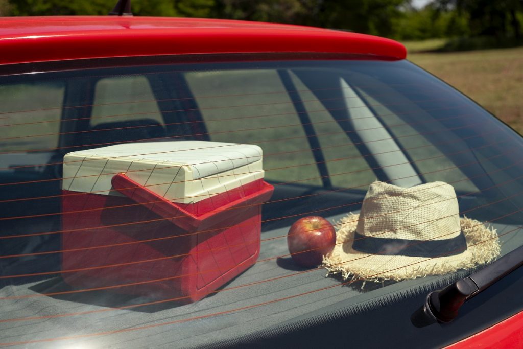 Какво да не оставяме в колата през лятото?