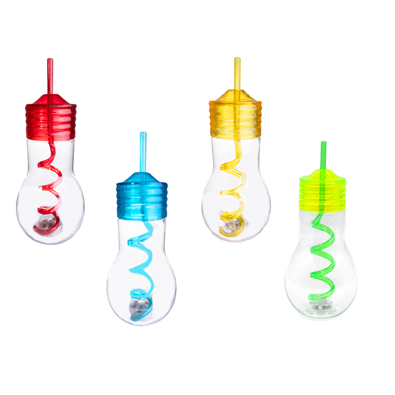 чаша със сламка